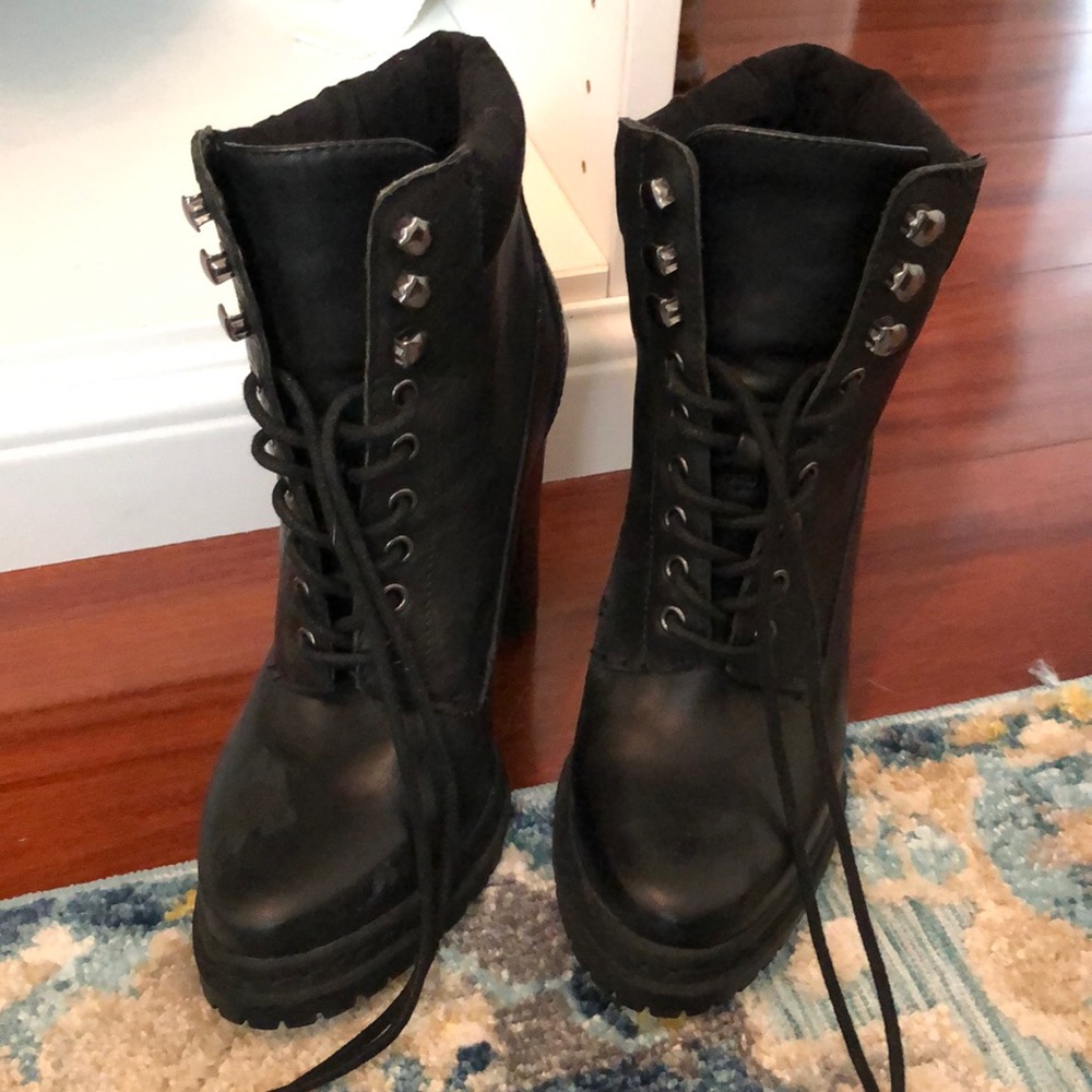 BCBG booties size 6.5
